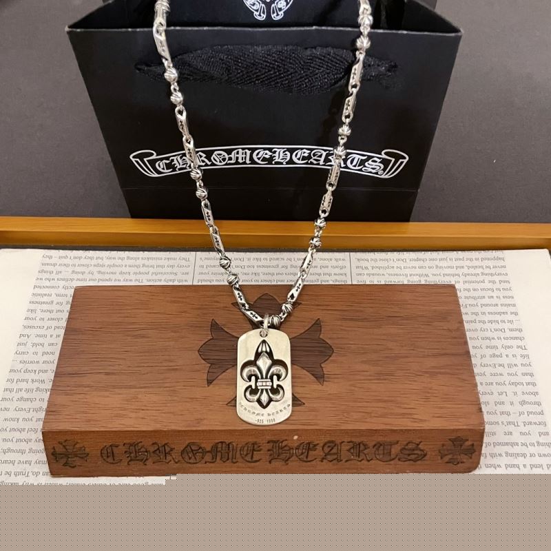 Ch**me He**ts necklaces
